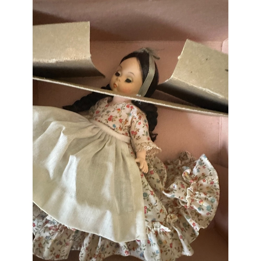 Madame Alexander Doll Argentine 571 Vintage International Collection Box